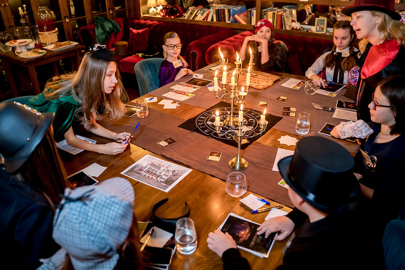 Как отметить 8 Марта в школе: праздничное украшение класса в Perm