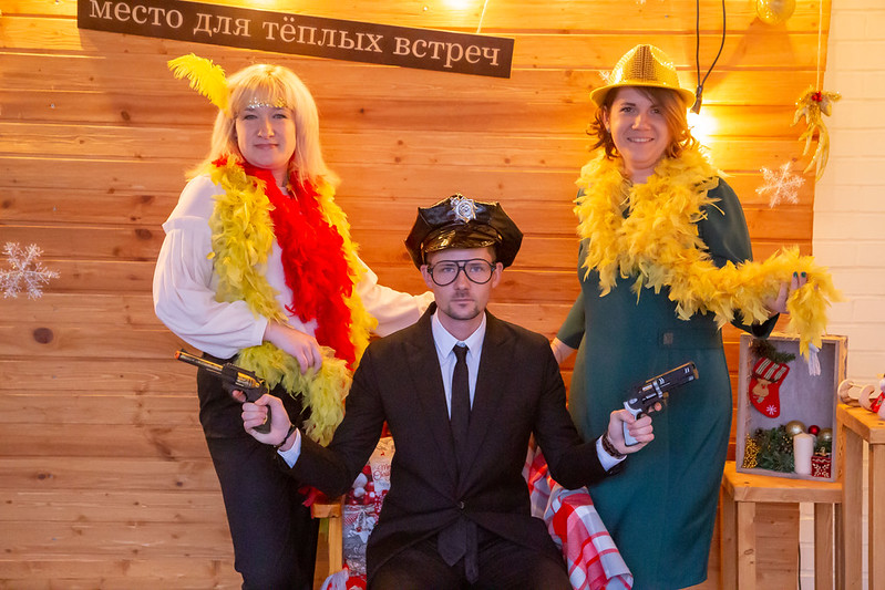 Новогоднее украшение зала для корпоратива в Perm