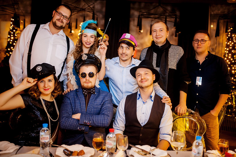 Команда компании празднует Новый год в ресторане Perm