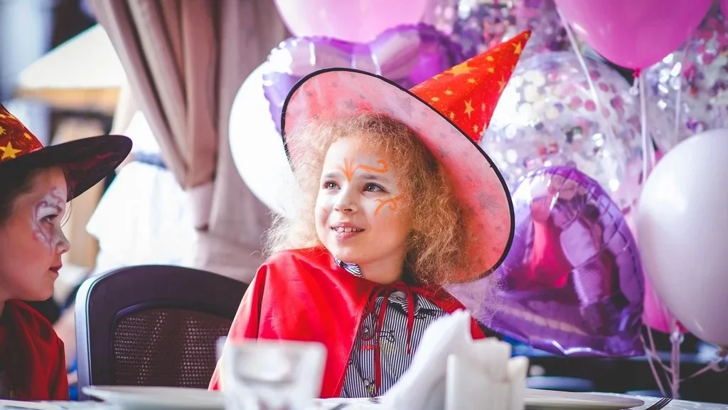 Квест на&nbsp;8&nbsp;марта для детей &laquo;Два королевства&raquo; : волшебницы Южного Королевства против козней Снежной Королевы. 